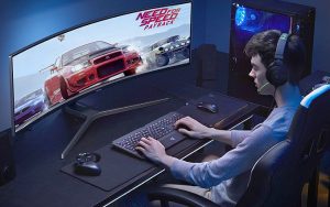 178 derece görüntü açılı ultra geniş Samsung QLED oyun monitörü
