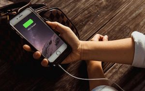 Apple, iPhone'larınızı sizin iyiliğiniz için yavaşlatıyormuş