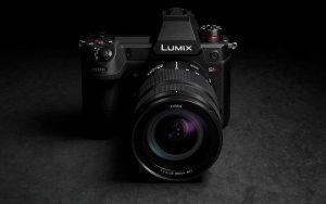 6K video kayıt yapabilen Panasonic aynasız fotoğraf makinesi