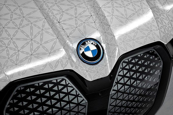 renk değiştirebilen BMW iX Flow Concept