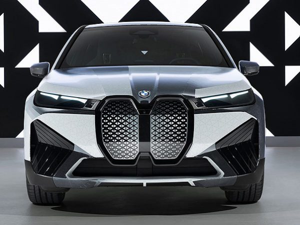 Renk değiştirebilen otomobil BMW iX Flow Concept