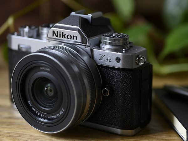 Nikon Z fc fotoğraf makinesi