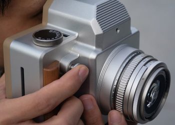 Tamamen manuel çekim yapabilen polaroid tarz fotoğraf makinesi