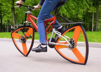 Üçgen tekerlekli bisiklet