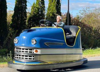 Bu çarpışan araba ile trafiğe çıkabilirsiniz