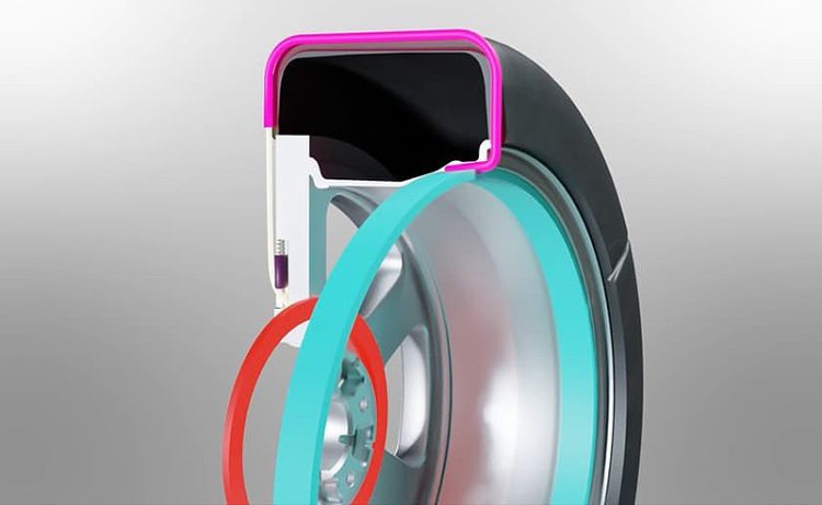 Tek tuşla zincir özelliği kazanan otomobil lastiği