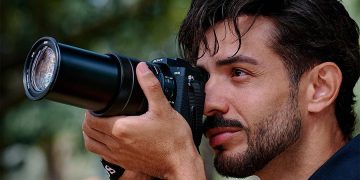 Sony RX10 V fotoğraf makinesi